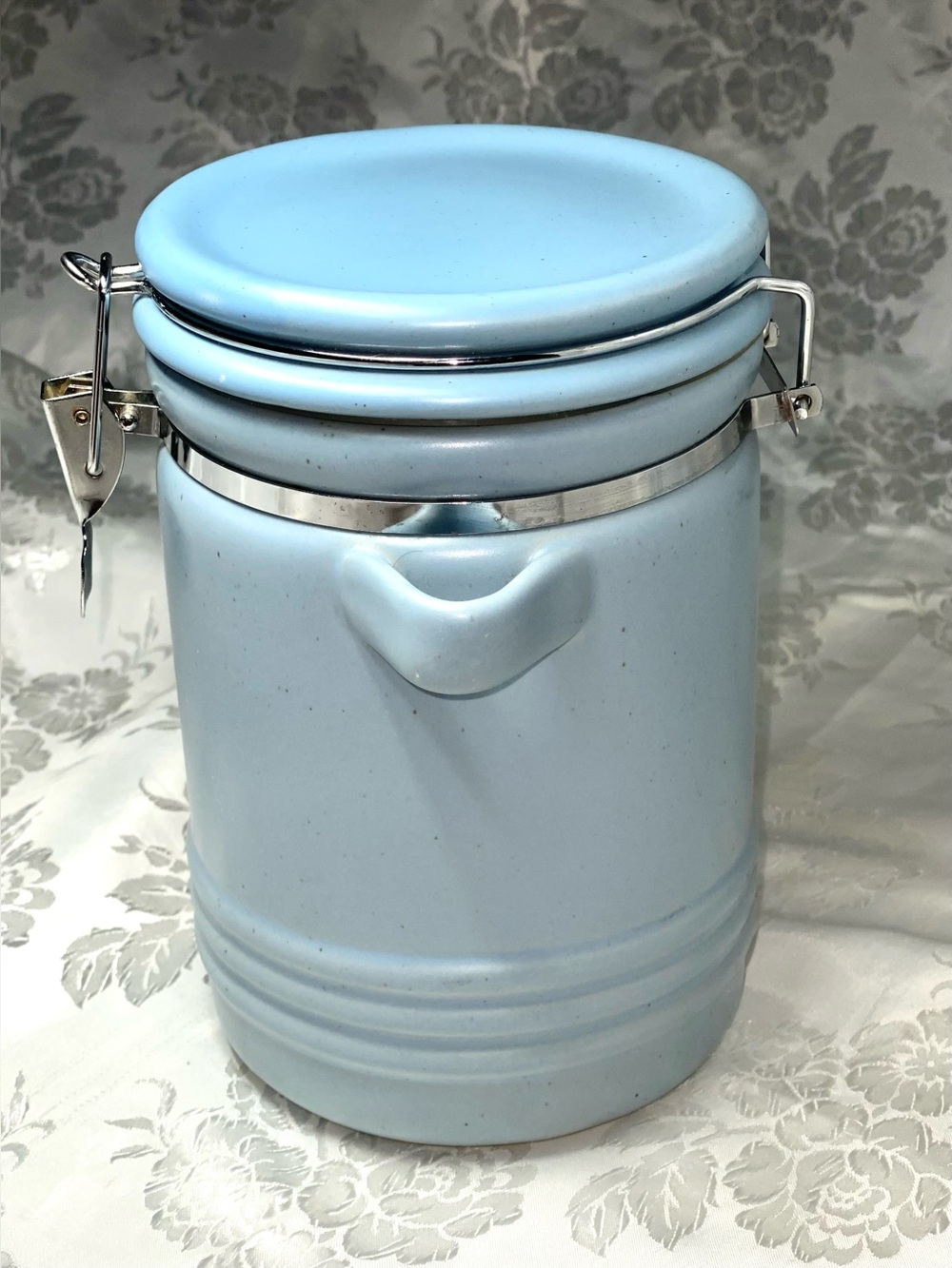 Gibson Everyday Blue Ceramic Canister Jar w/ Clamp Lid Kitchen Storage Container